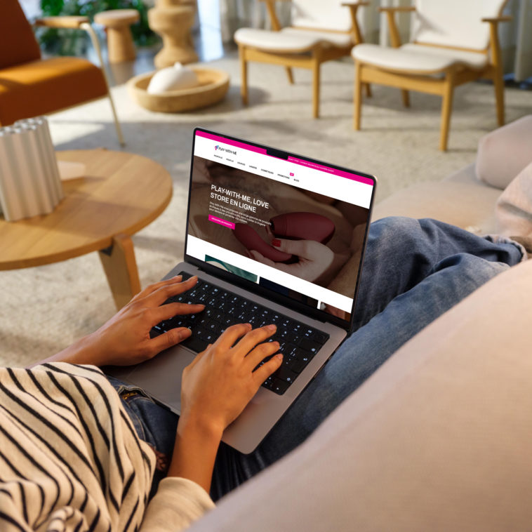 mockuuups-woman-typing-on-a-macbook-pro-14-mockup-1